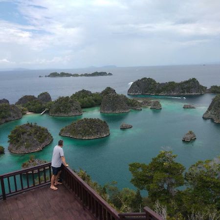 Erens Sauwandarek Guest House Pulau Mansuar Экстерьер фото